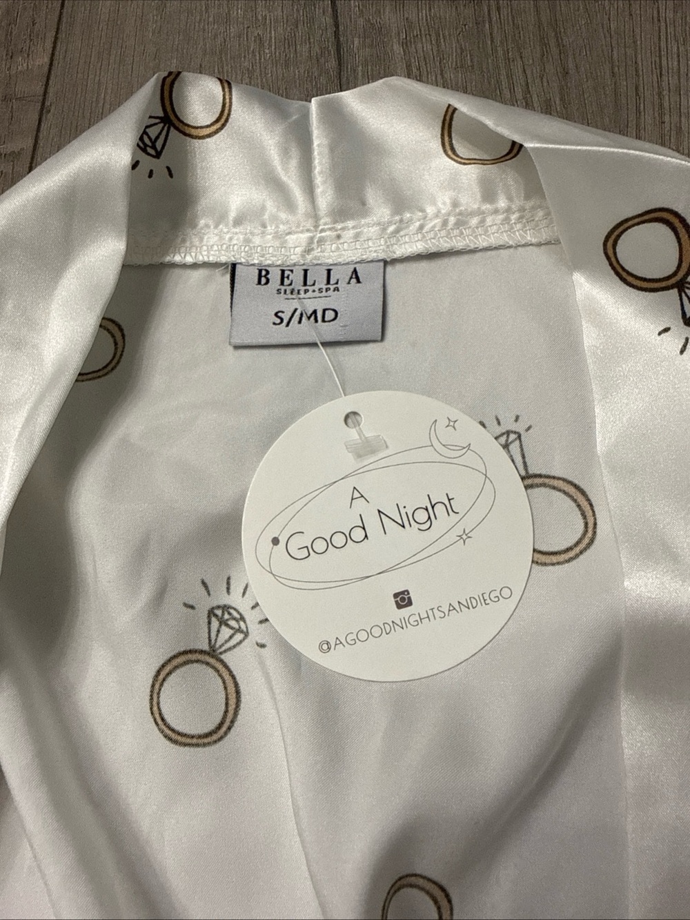 Satin Robe with Diamond Rings - Picture 3 of 5